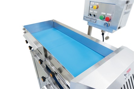 băng tải của máy cắt hạt lựu công nghiệp Yoshiizumi YS-8000